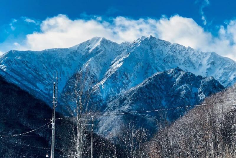 鹿島槍スキー場は晴れていると山がきれいに見える